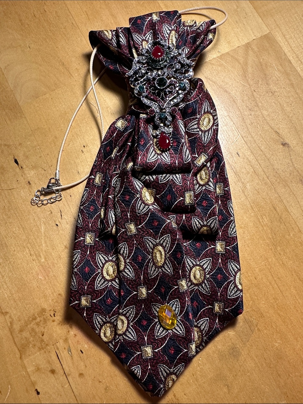 Nordstrom Maroon Patterned Necklace Tie with Jewel Brooch